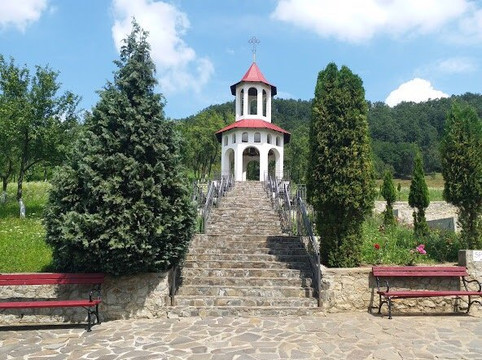 Manastirea Stramba-Hida必去景点