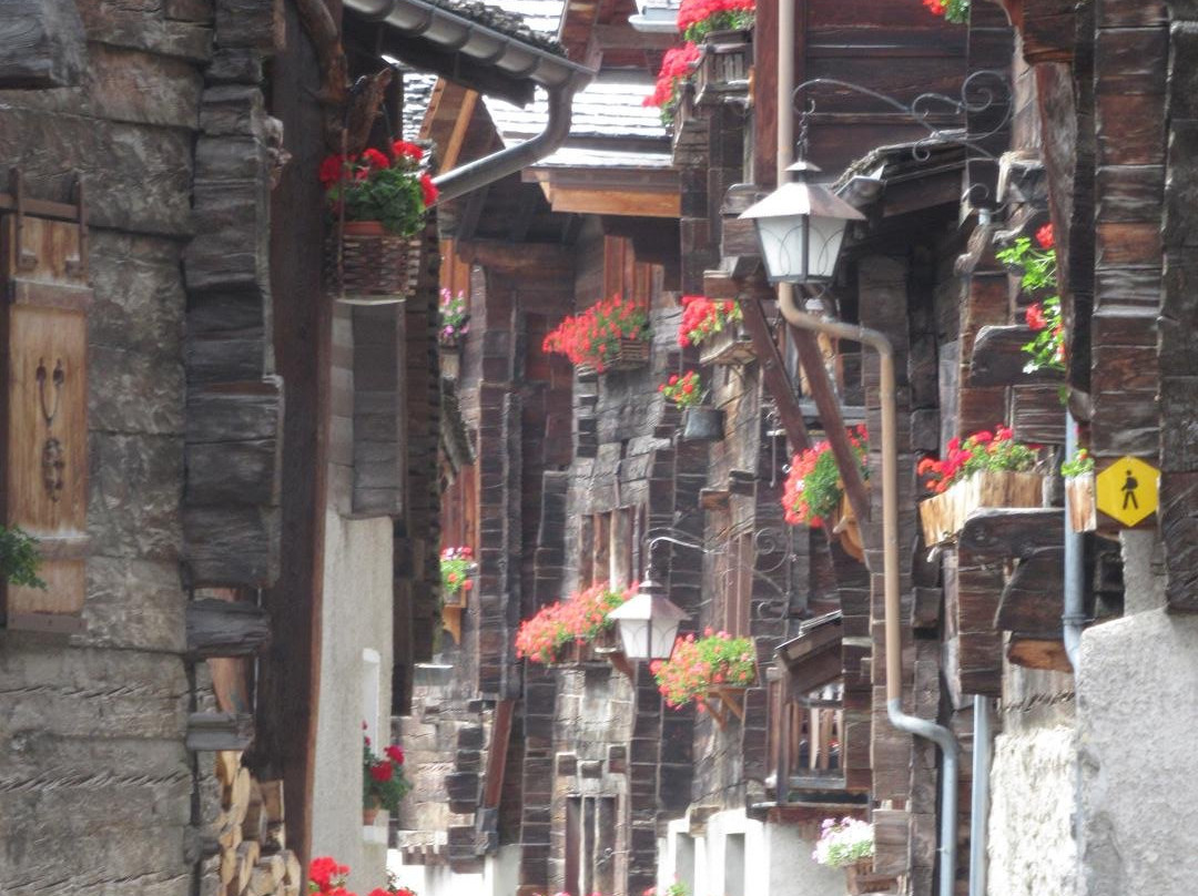Chemin Des Geraniums景点图片
