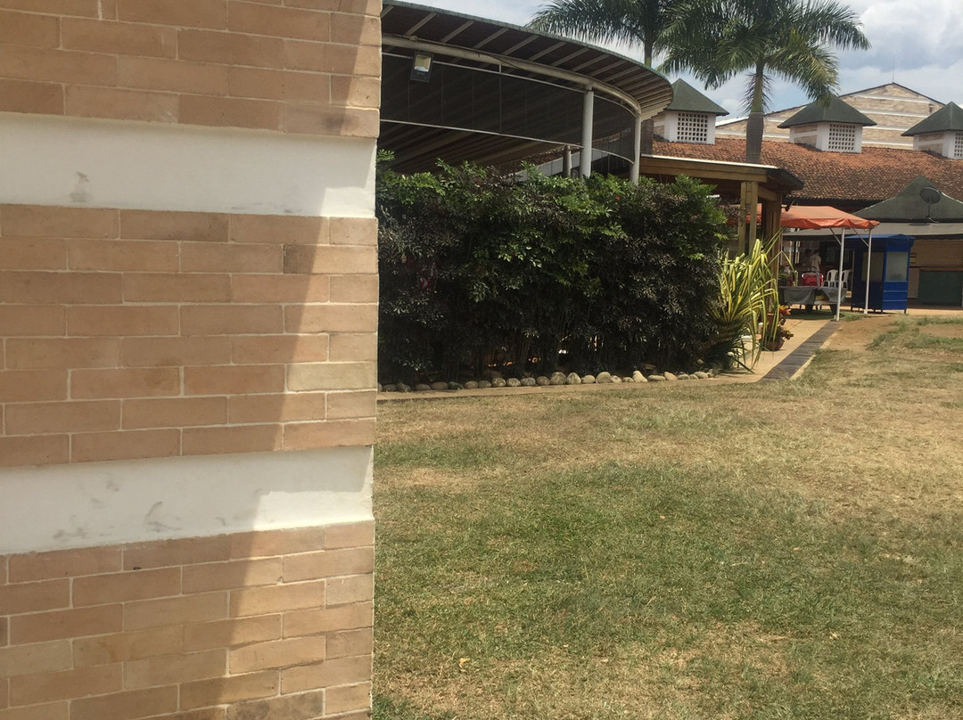 Centro Comercial ALfaguara-Jamundi必去景点