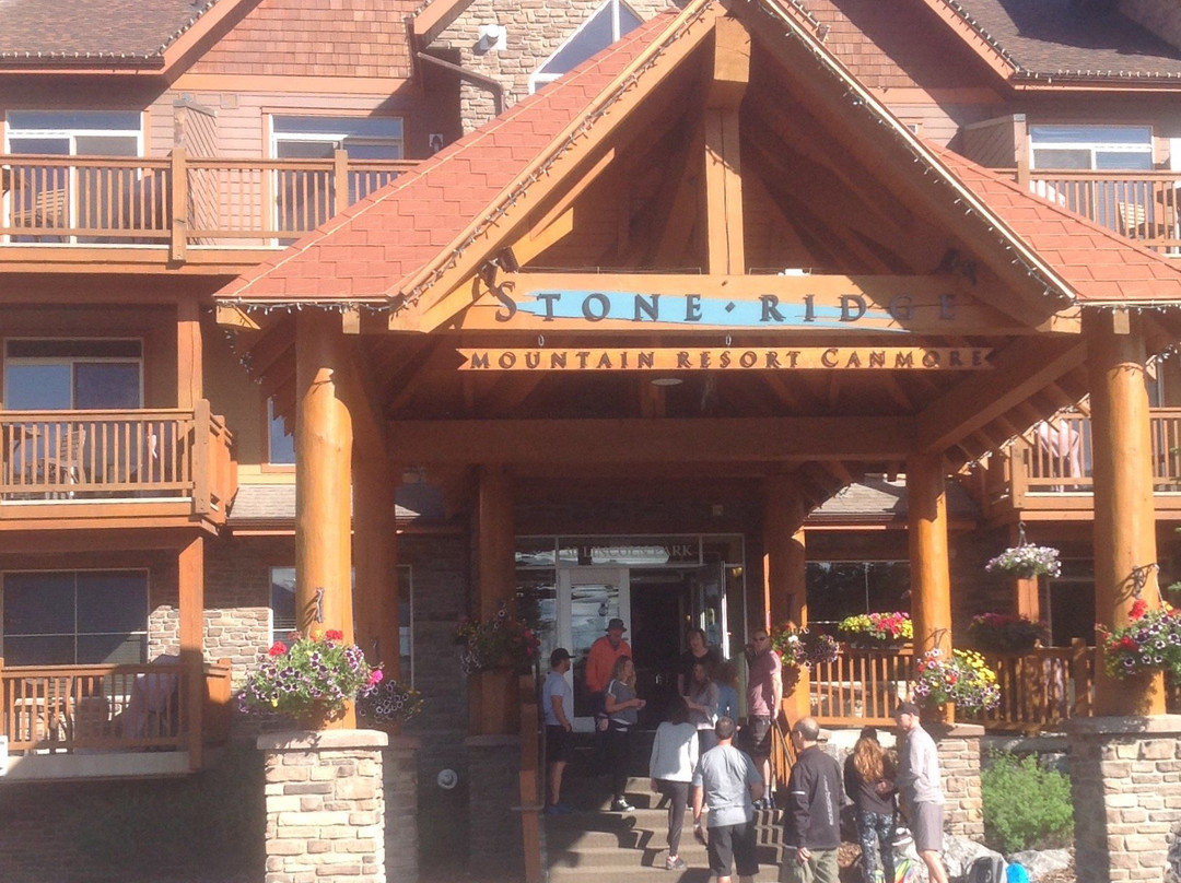 斯通里奇山度假酒店主图