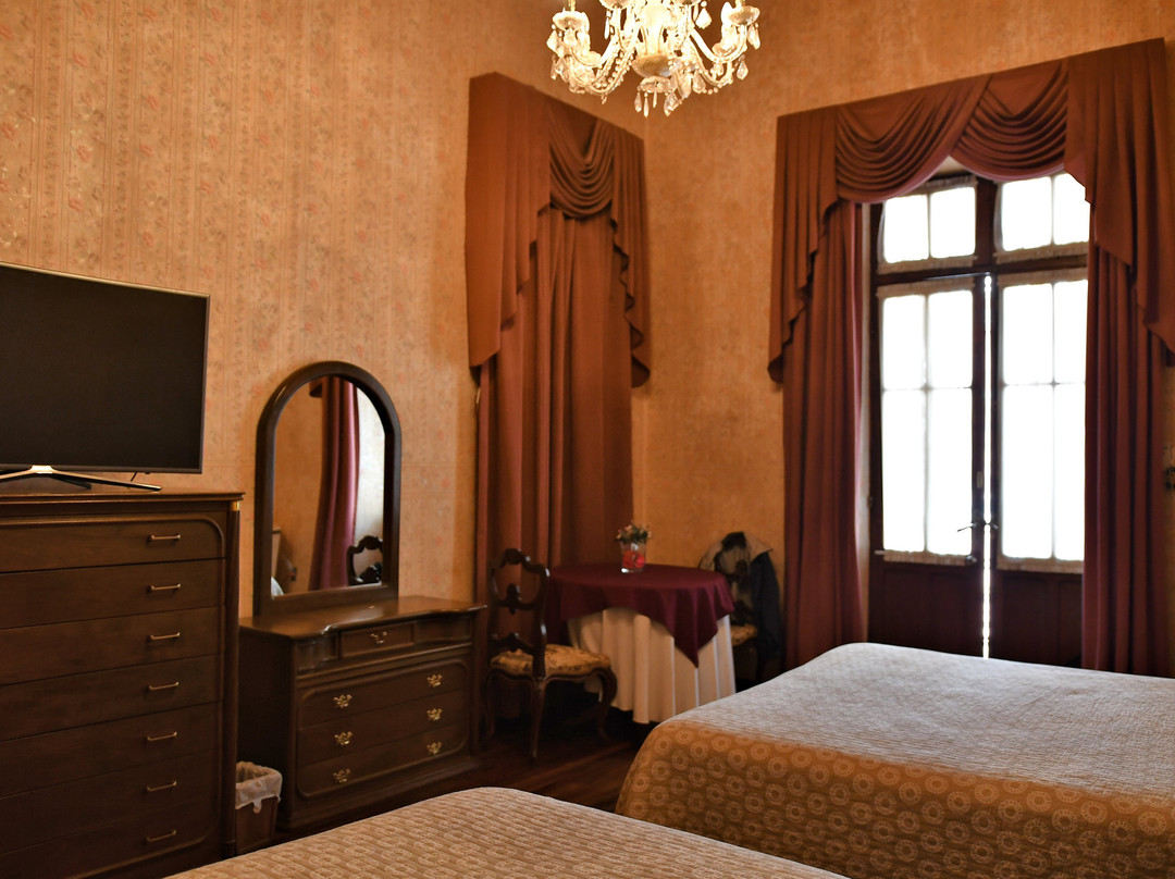 Capital Plaza Hotel主图