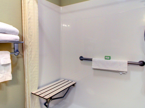 Scottsburg酒店住宿-Cobblestone Hotel & Suites Charlestown