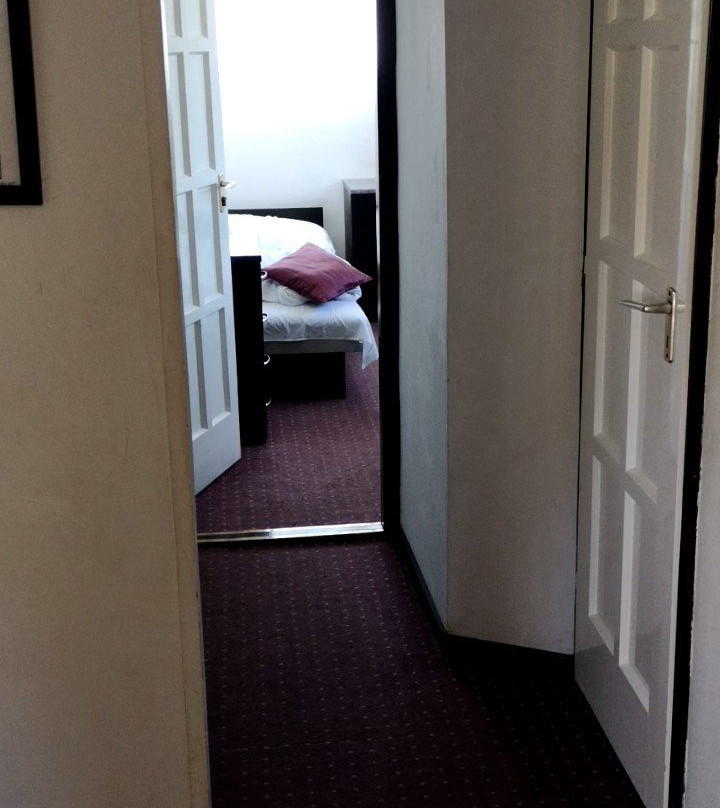 巴戴尔酒店主图