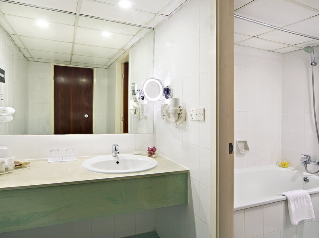 Dhafra Beach Hotel主图