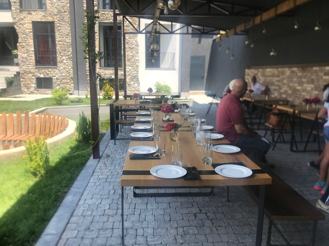 Hover Boutique Hotel and Restaurant主图