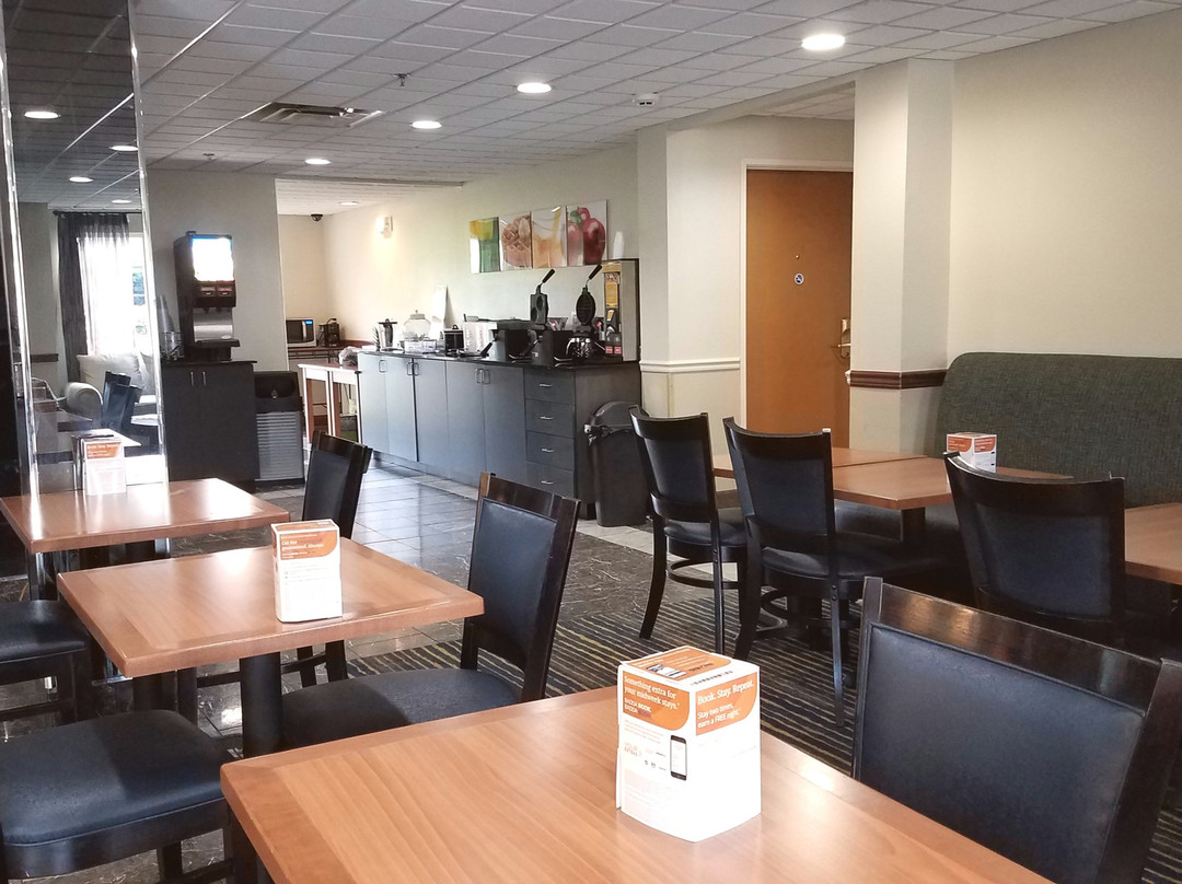 Quality Inn & Suites I-81 Exit 7主图