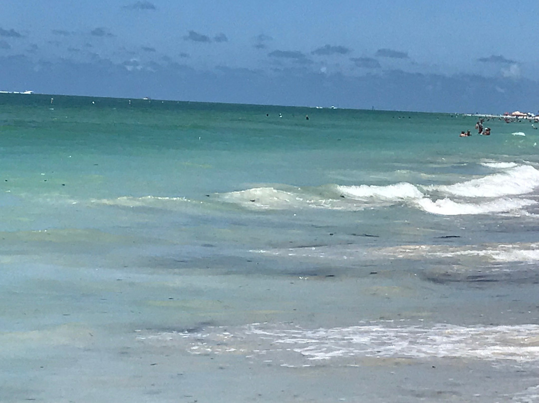 Page Terrace Beachfront Hotel主图