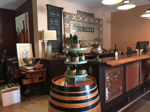 Toretti Family Vineyard Tasting Room-洛斯奥利沃斯必去景点