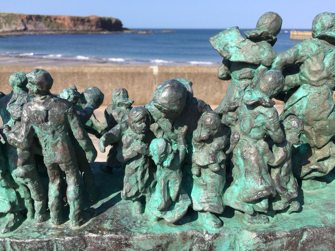Eyemouth旅游景点-Widows And Bairns