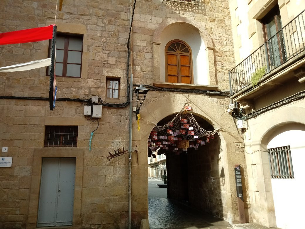 Portal del Castillo-Solsona必去景点