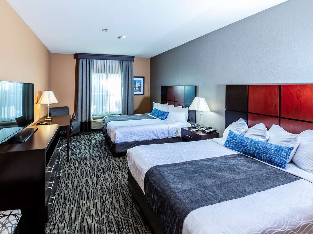 Best Western Plus Denton Inn & Suites主图