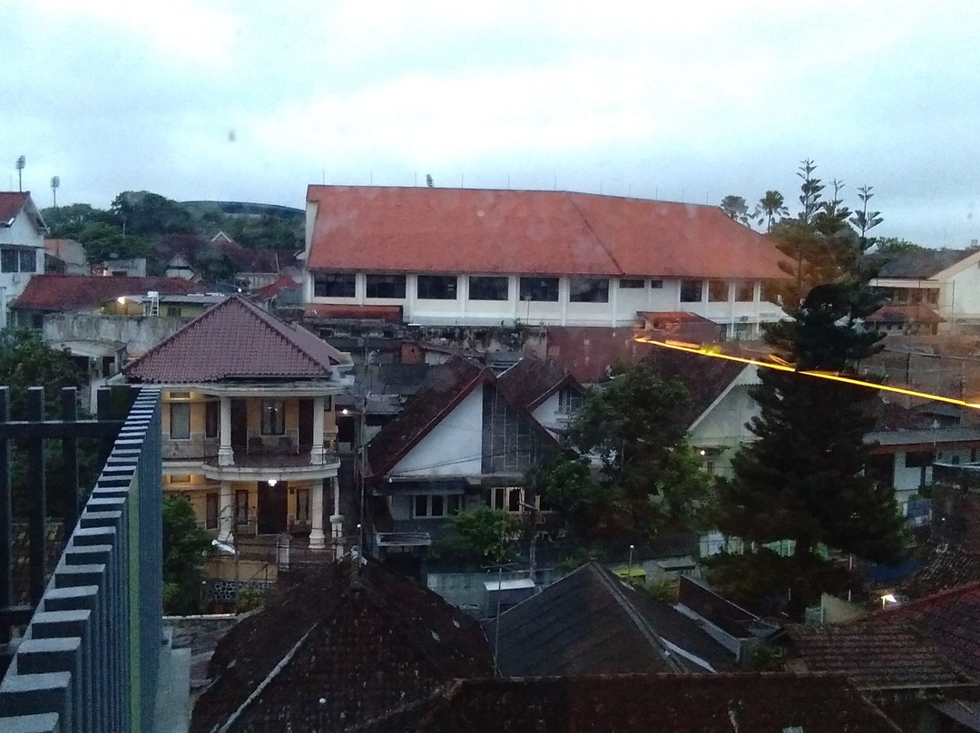 Whiz Prime Hotel Basuki Rahmat Malang主图