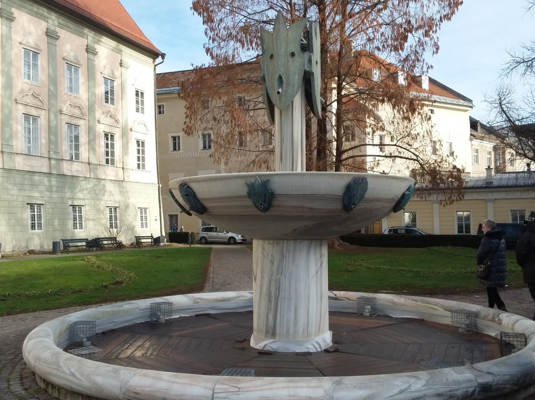 Kiki-Kogelnik-Brunnen und Landhaus Park景点图片