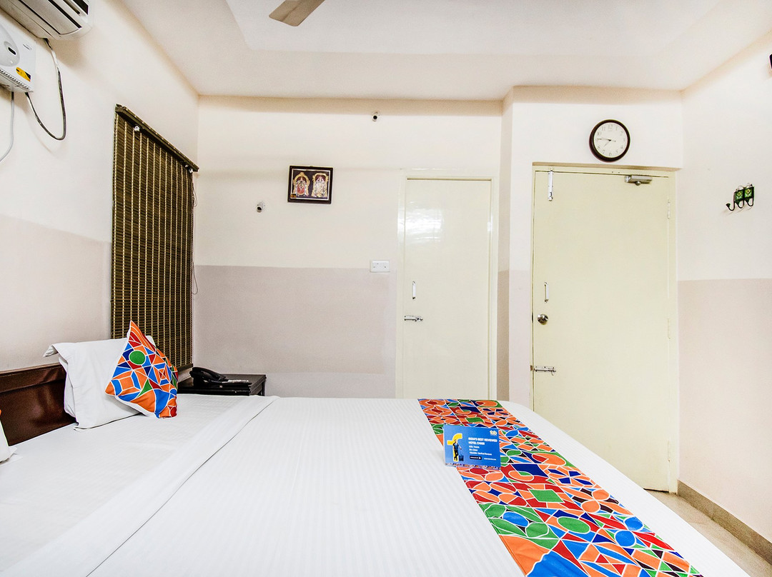 FabHotel Aditya Yatri Nivas主图