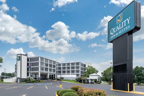 Quality Inn And Conference Center-浴室