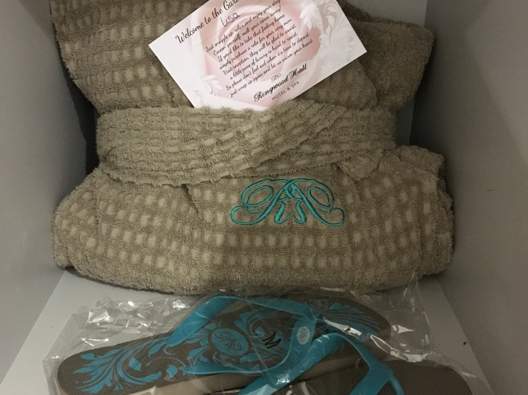灵伍德大堂酒店主图