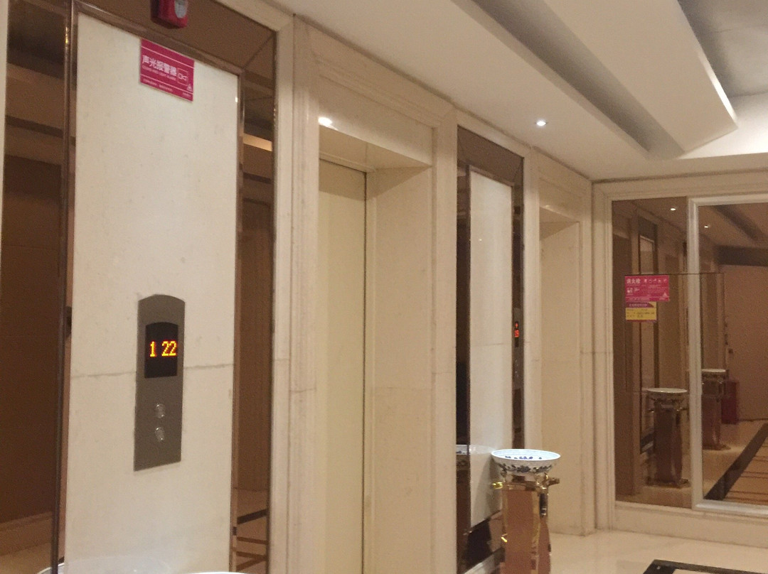 纵横大酒店主图