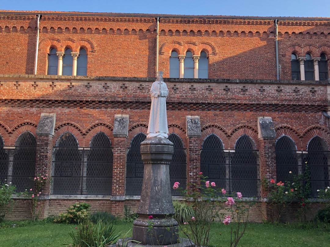 Abbaye Notre-Dame-des-Dombes-Le Plantay必去景点