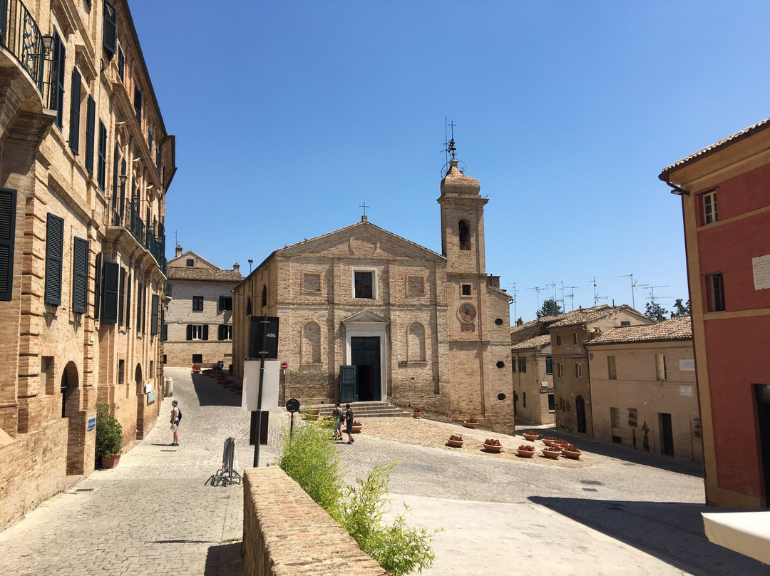 Piazza del sabato del villaggio景点图片