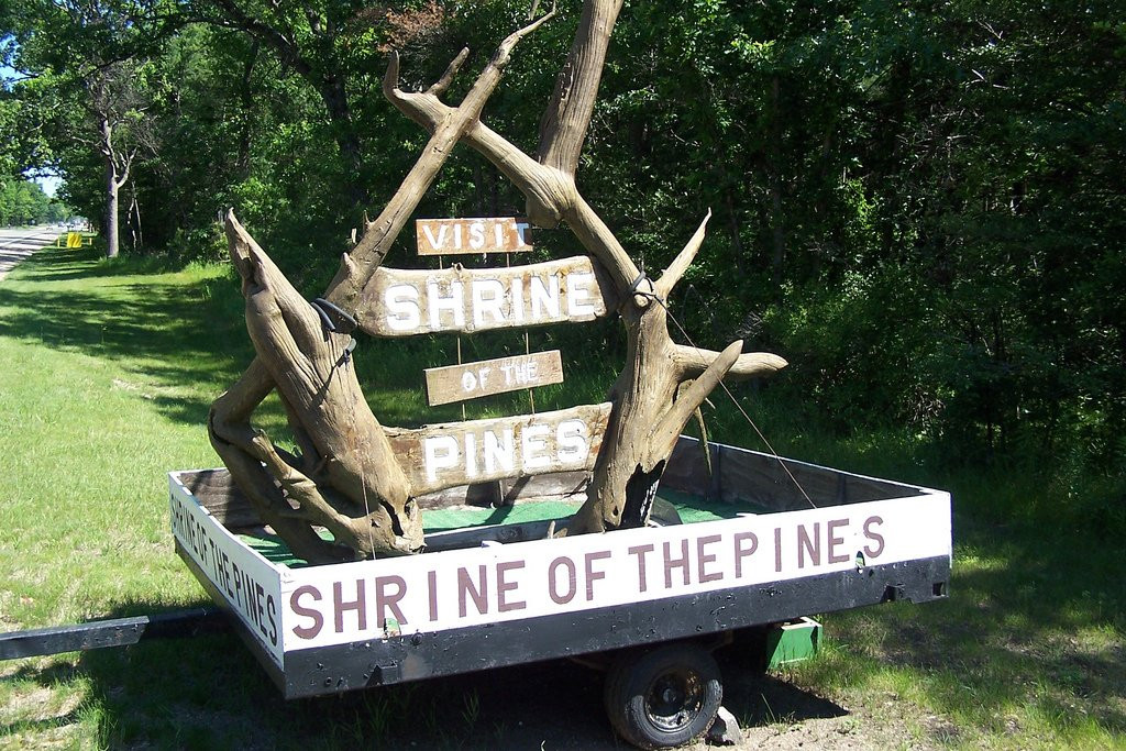 Shrine of the Pines景点图片