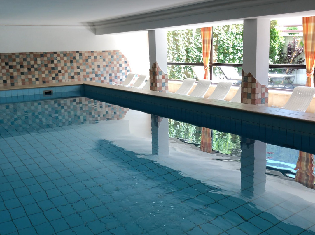 塞雷斯酒店主图