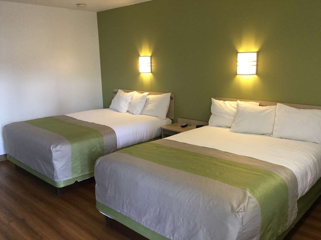 Travelodge by Wyndham Wall主图