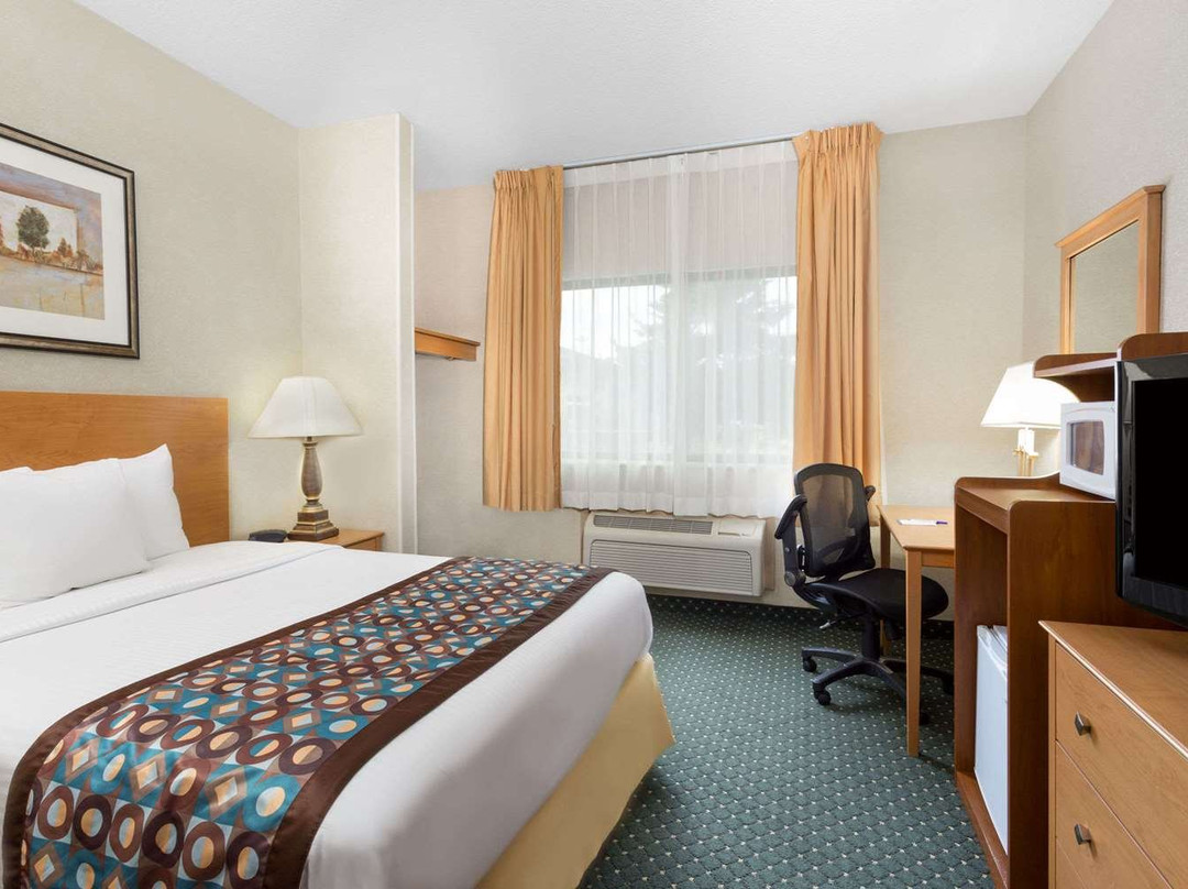 Baymont by Wyndham Waterloo主图