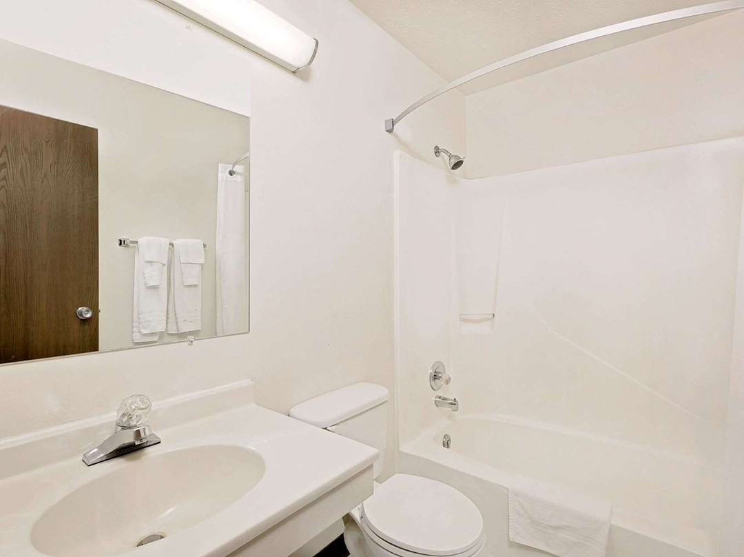 Super 8 by Wyndham O Neill NE主图