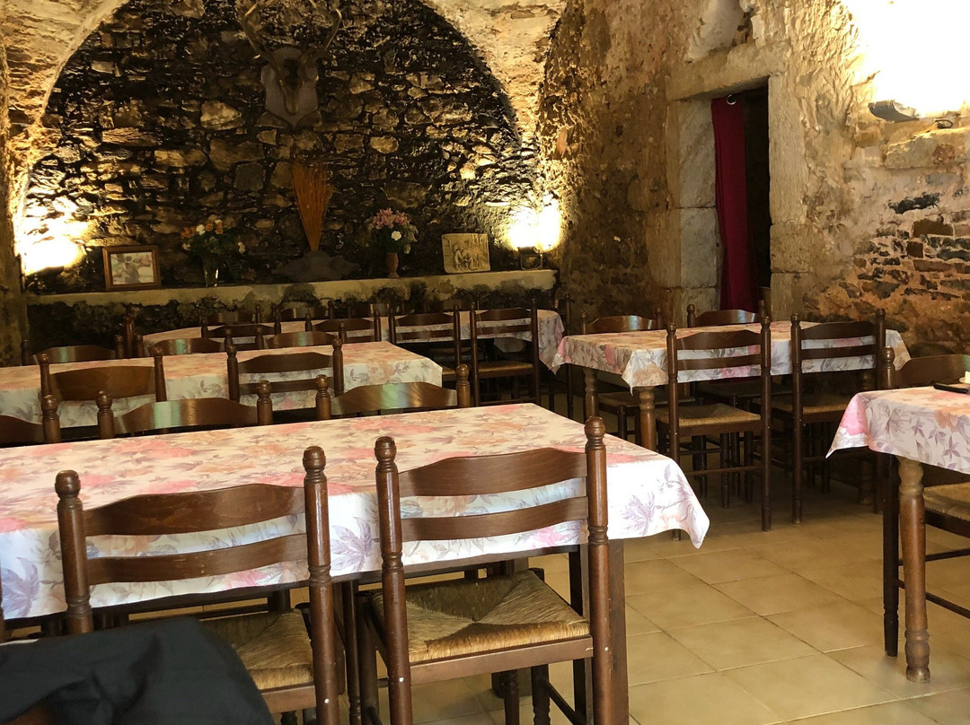 Cesseras餐馆和美食-Restaurant Le Bouys