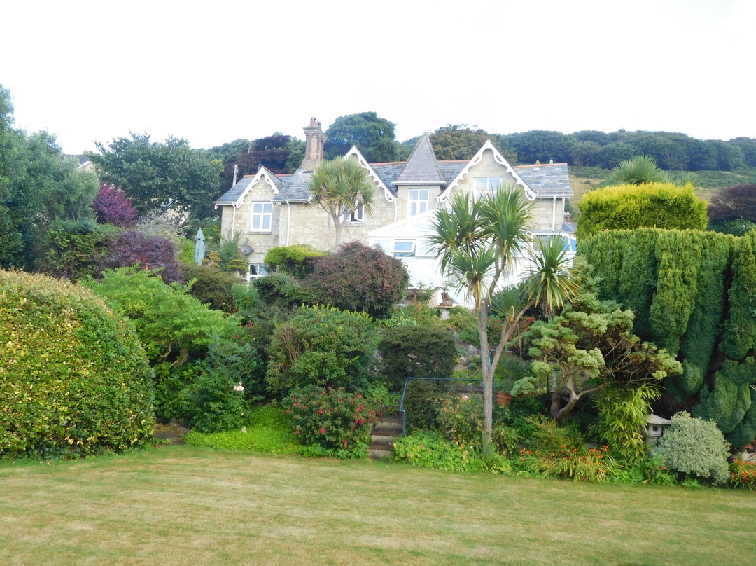 Elcombe House Bed & Breakfast