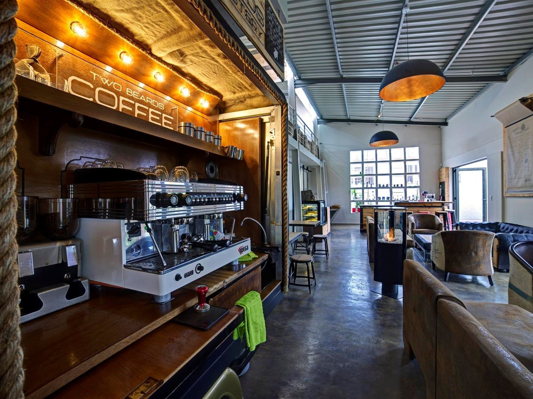 Goanikontes餐馆和美食-Two Beards Coffeehouse