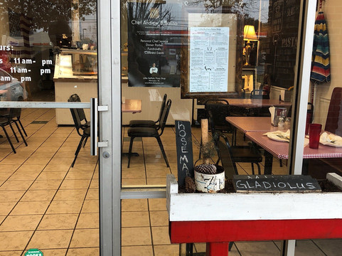 Little Buffalo's Pizza Shop