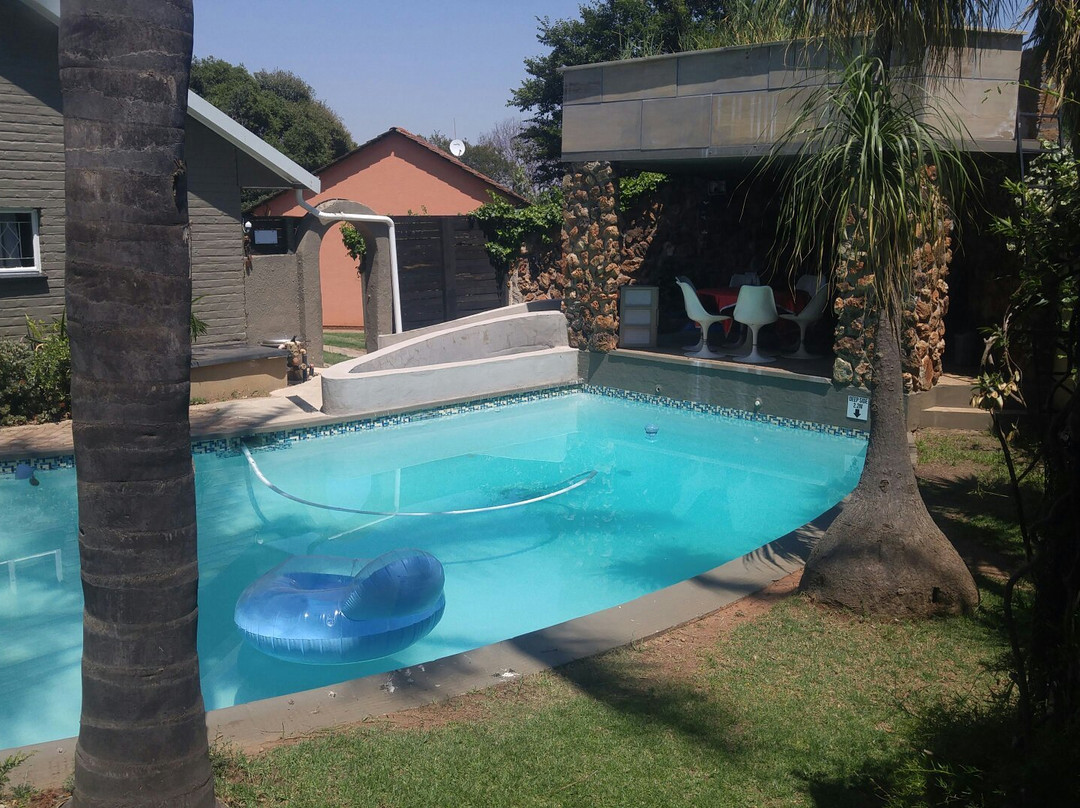 No8 Guest House & Serviced Apartments