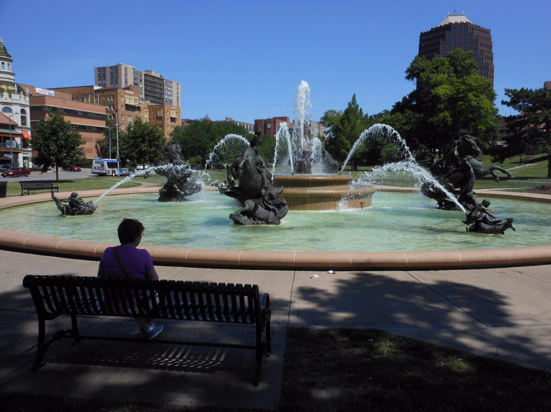 KC Fountains-堪萨斯城必去景点