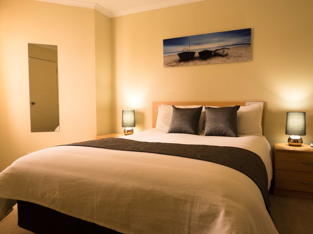 Beachside Apartment Hotel主图