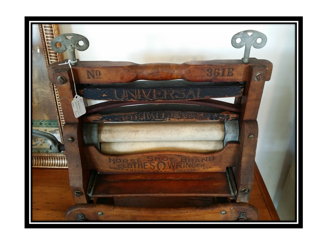 Hallowell Antique Mall景点图片