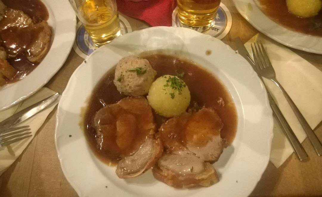 Planegg餐馆和美食-Braustuberl