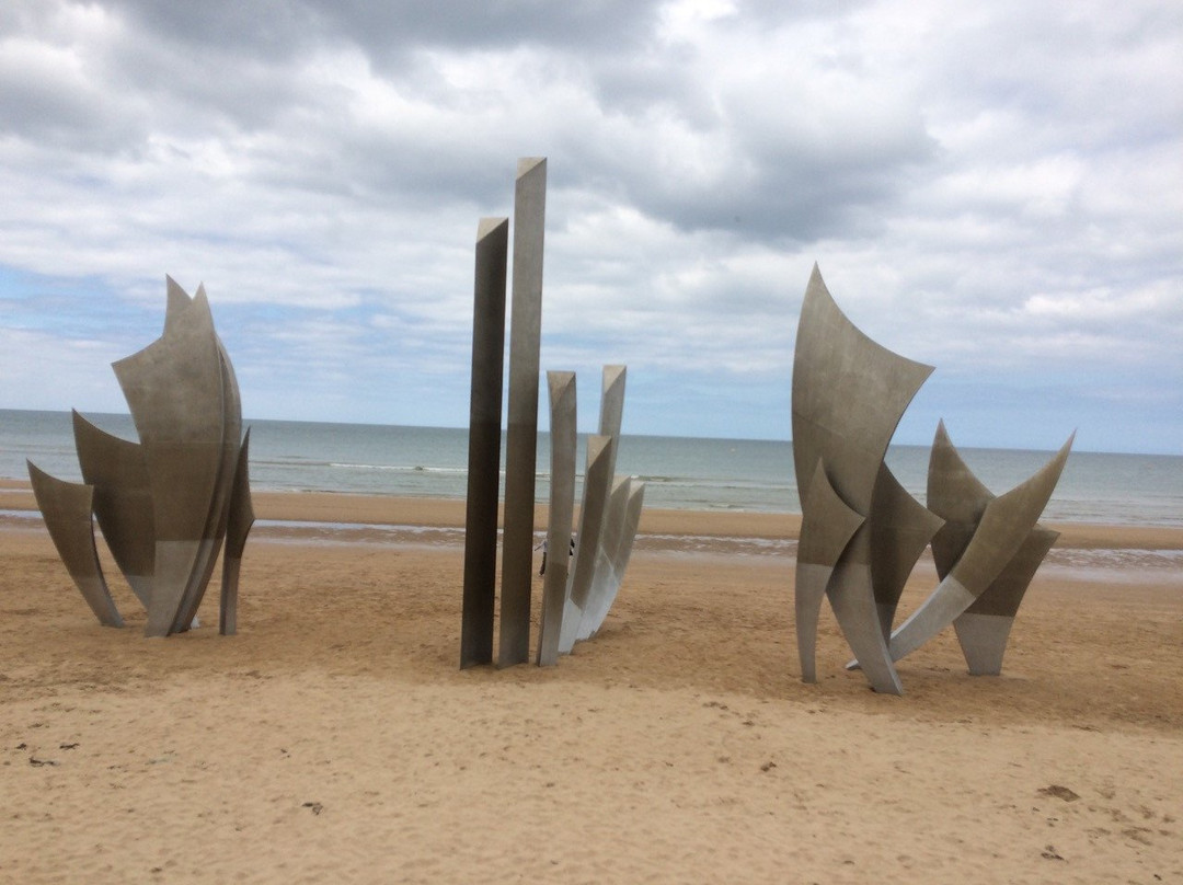 The DDay Tours景点图片