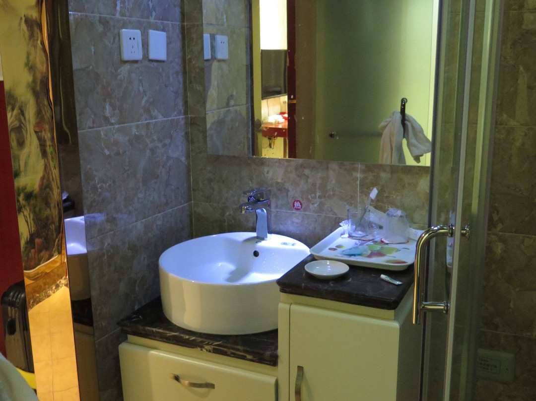 富蕴山河酒店主图