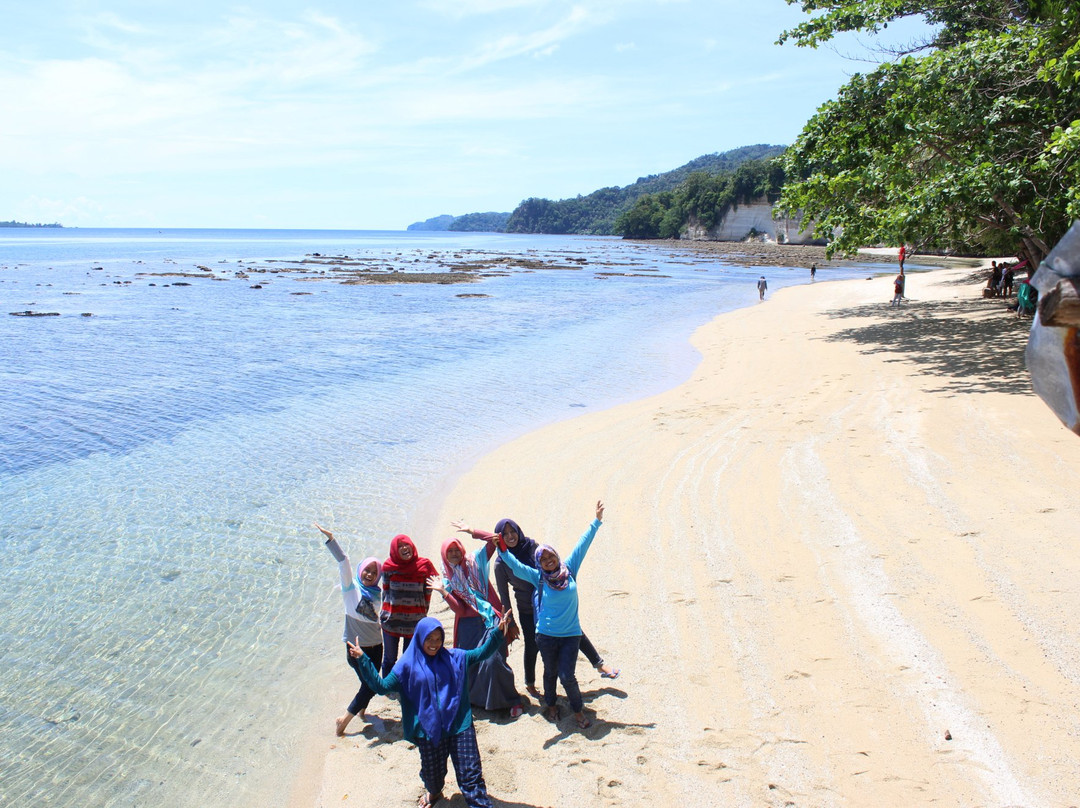 Pantai Pasir Putih Lembeh景点图片