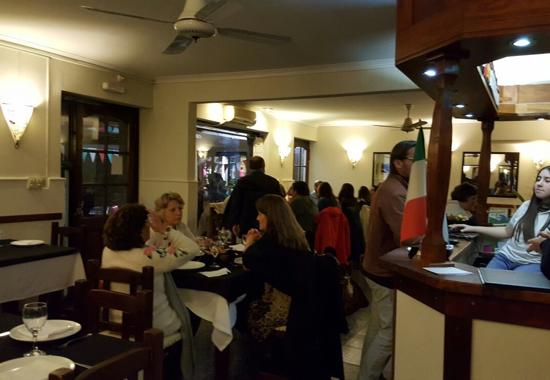 Tres Arroyos餐馆和美食-Cosenza