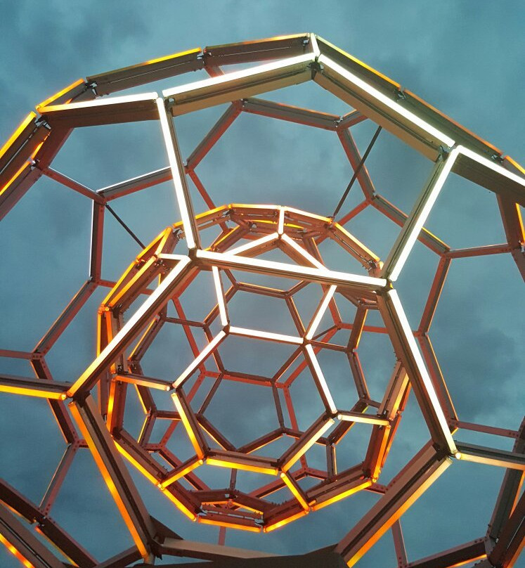 Buckyball At Crystal Bridges-本顿维尔必去景点