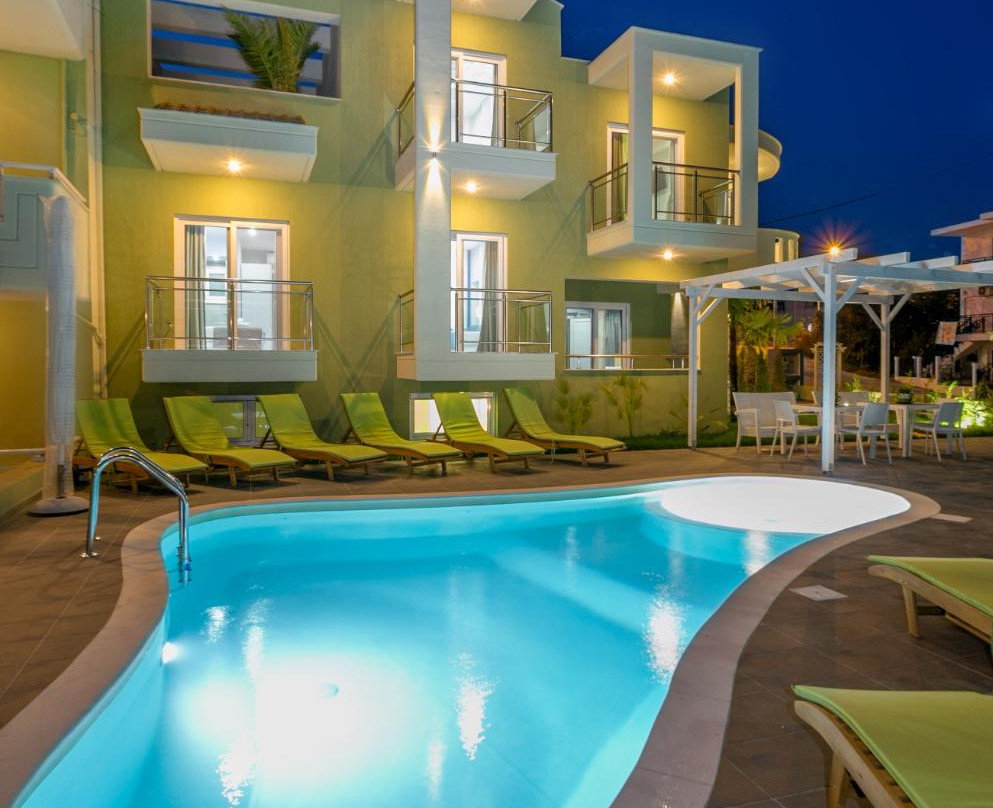Lafeyra Apartments