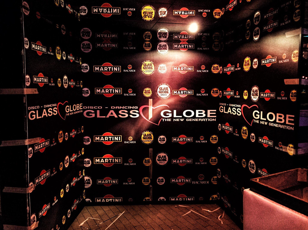 Glass Globe Disco-比森齐奥营必去景点