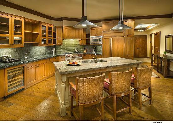 Great Bear Lodge - Tahoe Mountain Lodging