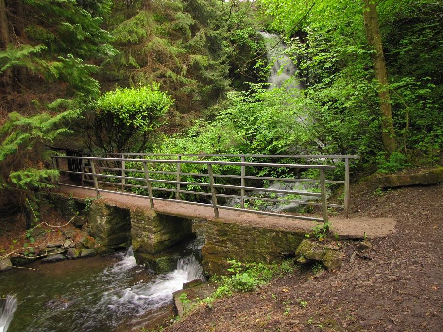 Harmby Waterfall-莱伯恩必去景点