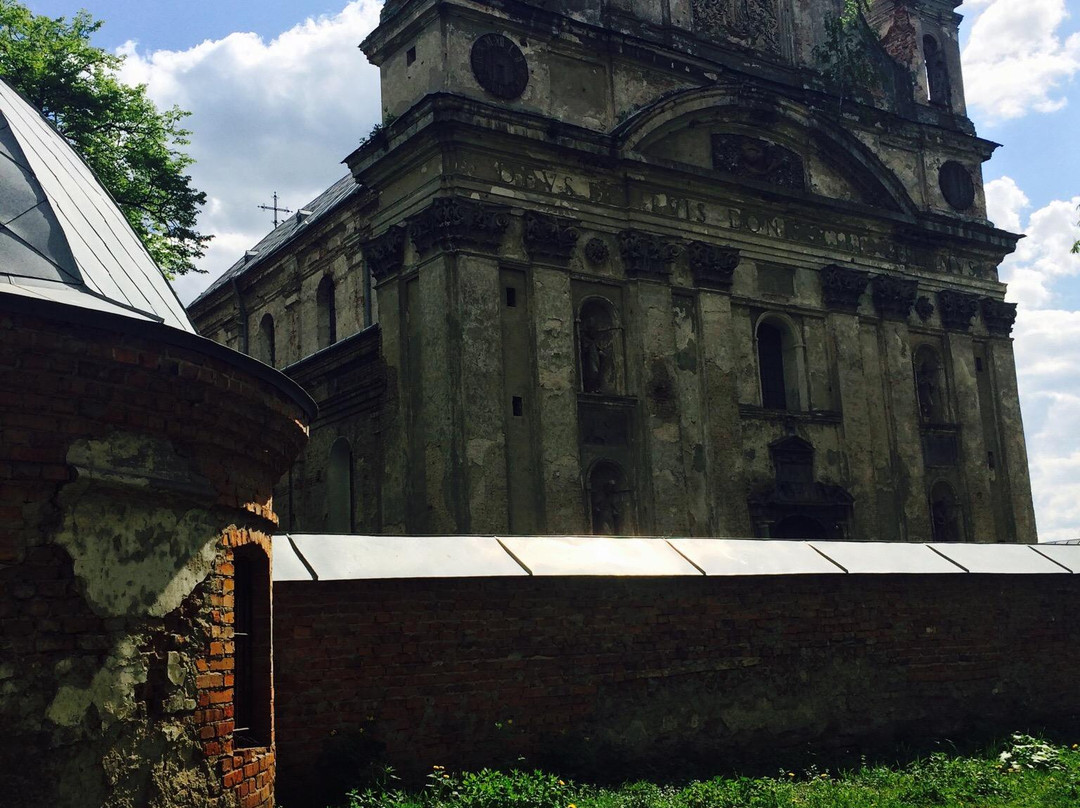 The Holy Trinity Collegiate Church-Olyka必去景点