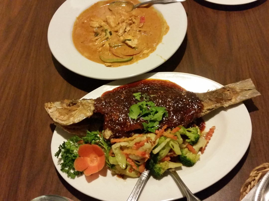 诺克罗斯餐馆和美食-Siamese Basil Thai Restaurant