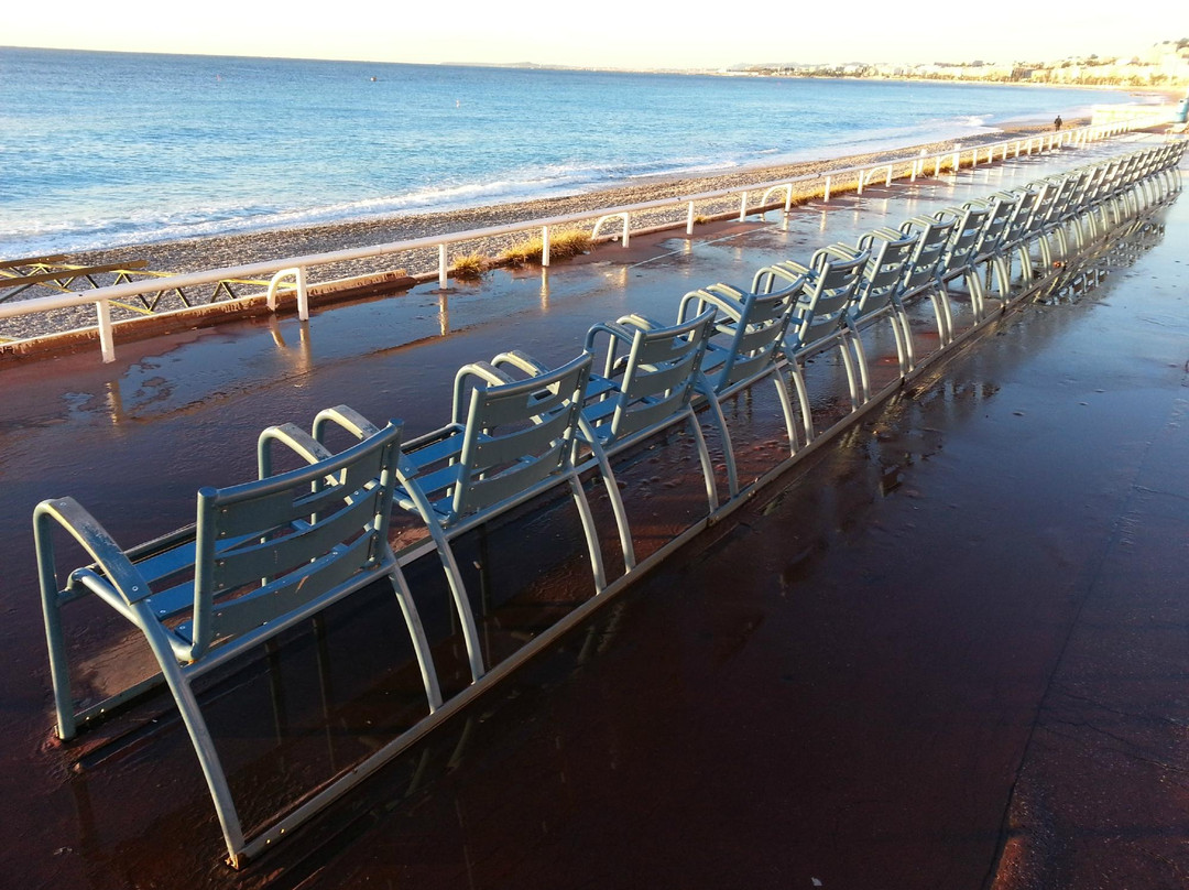 Live Harmony-芒通必去景点