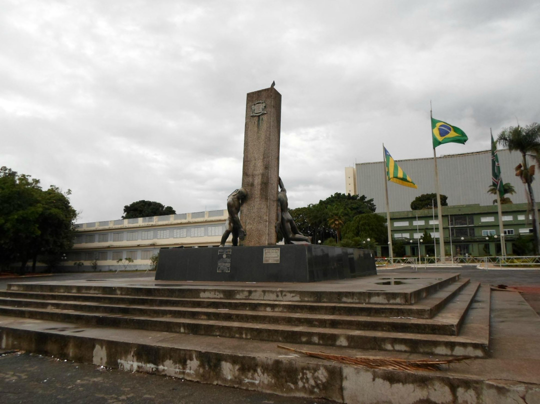 Monument to the 3 Races景点图片